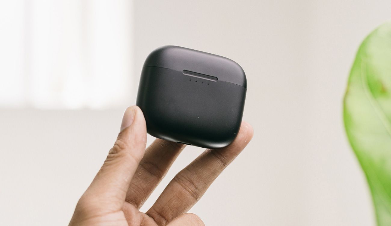 Truly portable and sturdy wireless earbuds